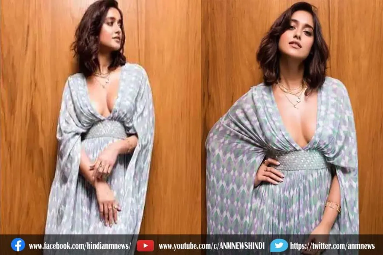 मैक्सी ड्रेस में इलियाना की हॉट एंड सिज़लिंग पोज़