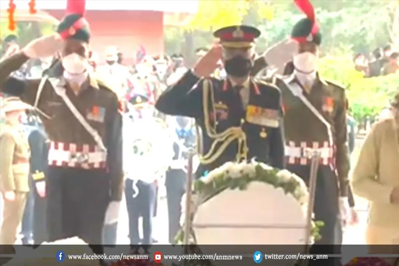 कई देशों के रक्षा बलों के शीर्ष अधिकारियों ने दी श्रद्धांजलि
