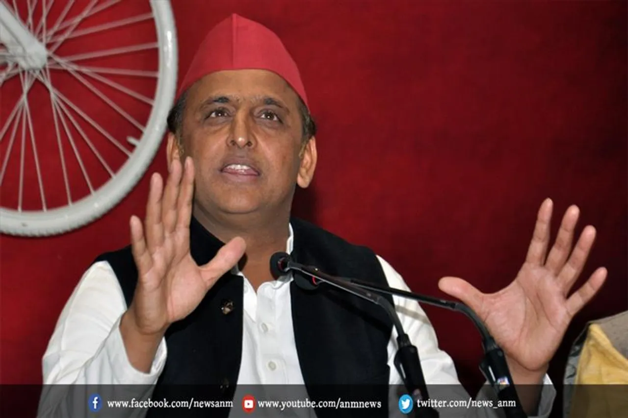 श्री कृष्ण हमारे सपने में आते हैं: अखिलेश यादव
