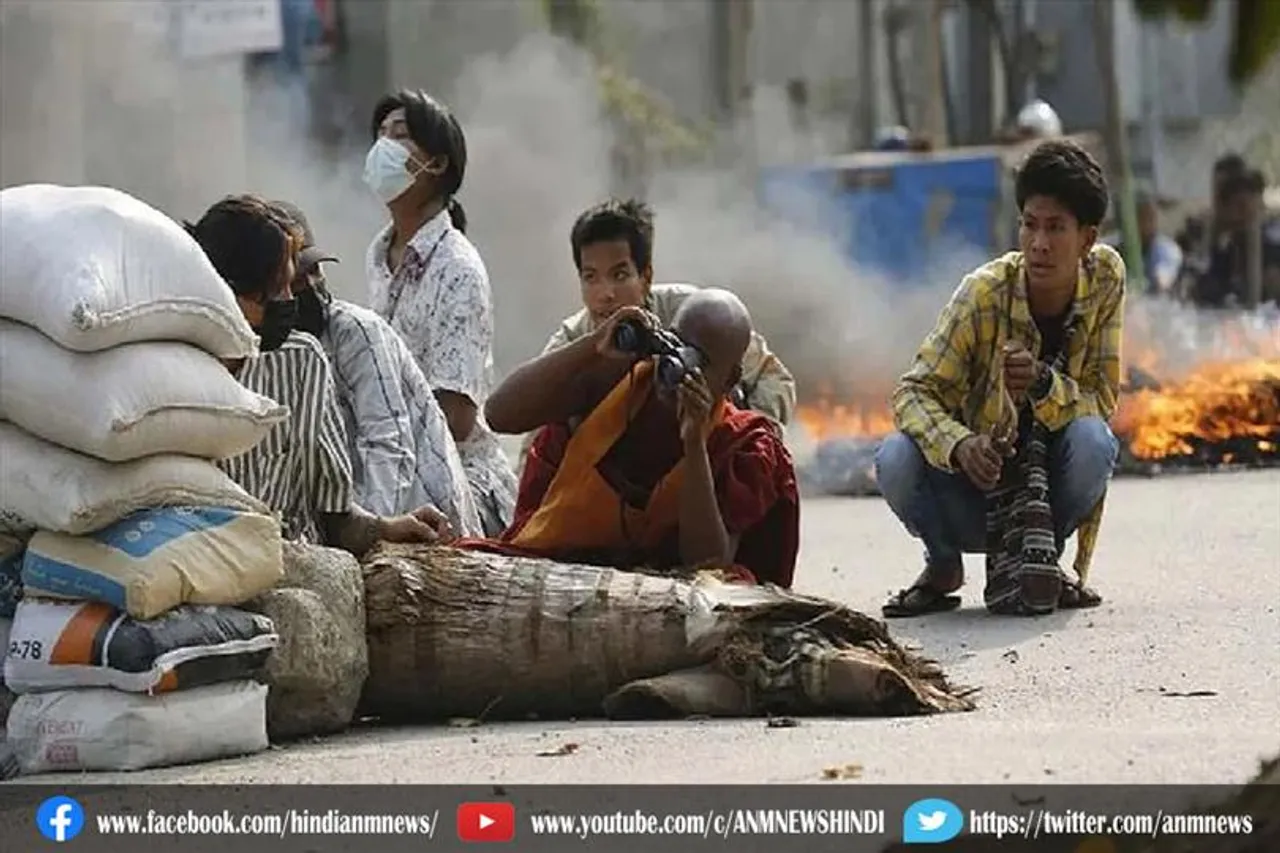 म्यांमार के लोगों का भारत में शरण लेना जारी है