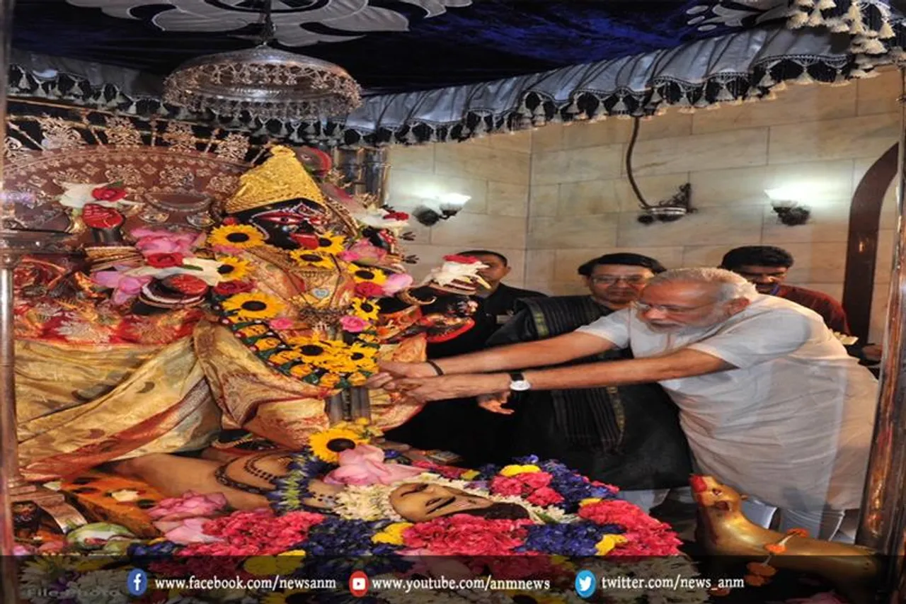 दुर्गा पूजा में वीडियो कॉन्फ्रेंसिंग के ज़रिए शामिल हुए PM