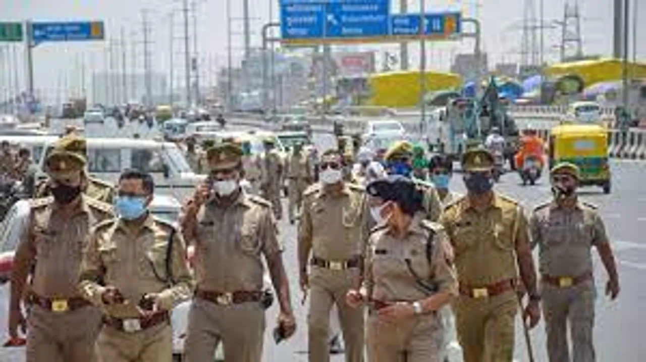दिल्ली पुलिस का कहना है कि किसानों को कोई लिखित अनुमति नहीं दी गई है