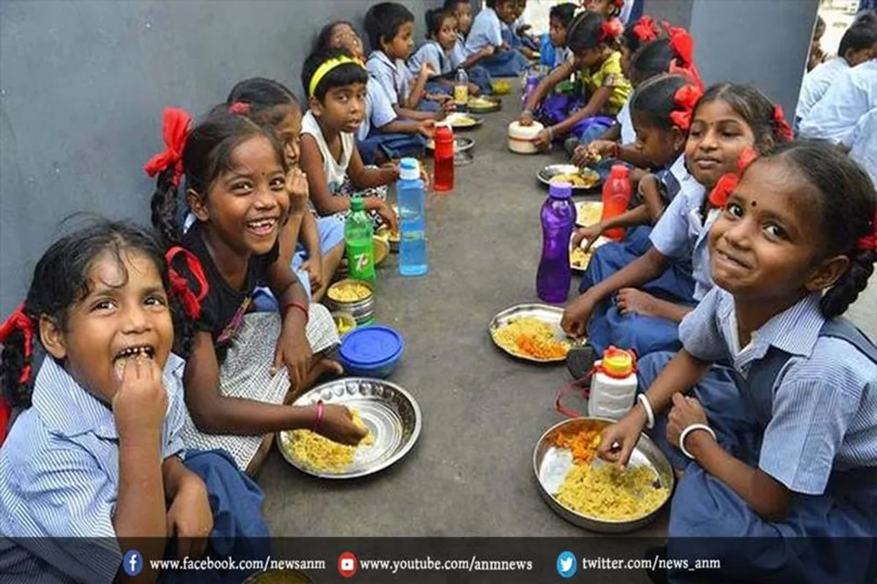मिड डे मील चावल में मरी छिपकली, तीन लोगों को किया गया निलंबित