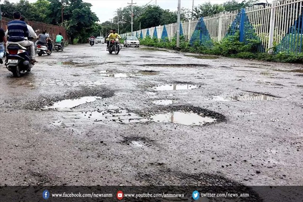 मरम्मत के लिए रो रही साल्ट लेक की सड़कें