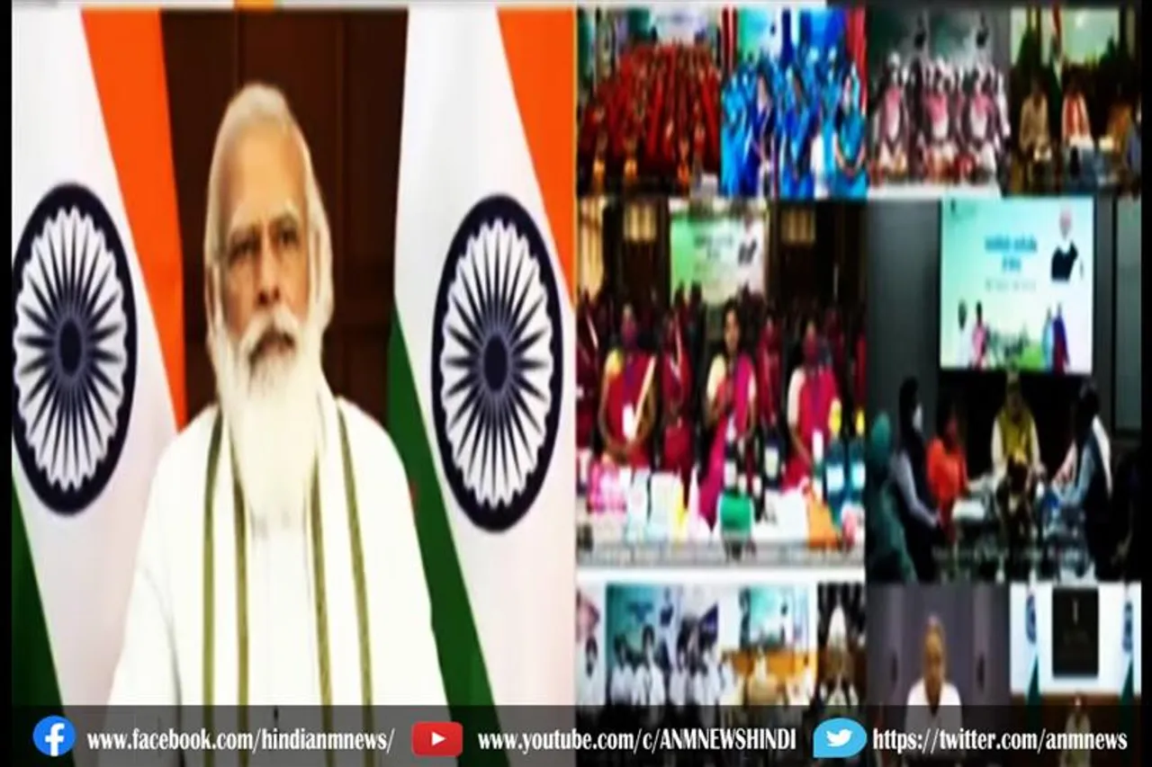 प्रधानमंत्री मोदी ने आदिवासी महिलाओं का किया तारीफ