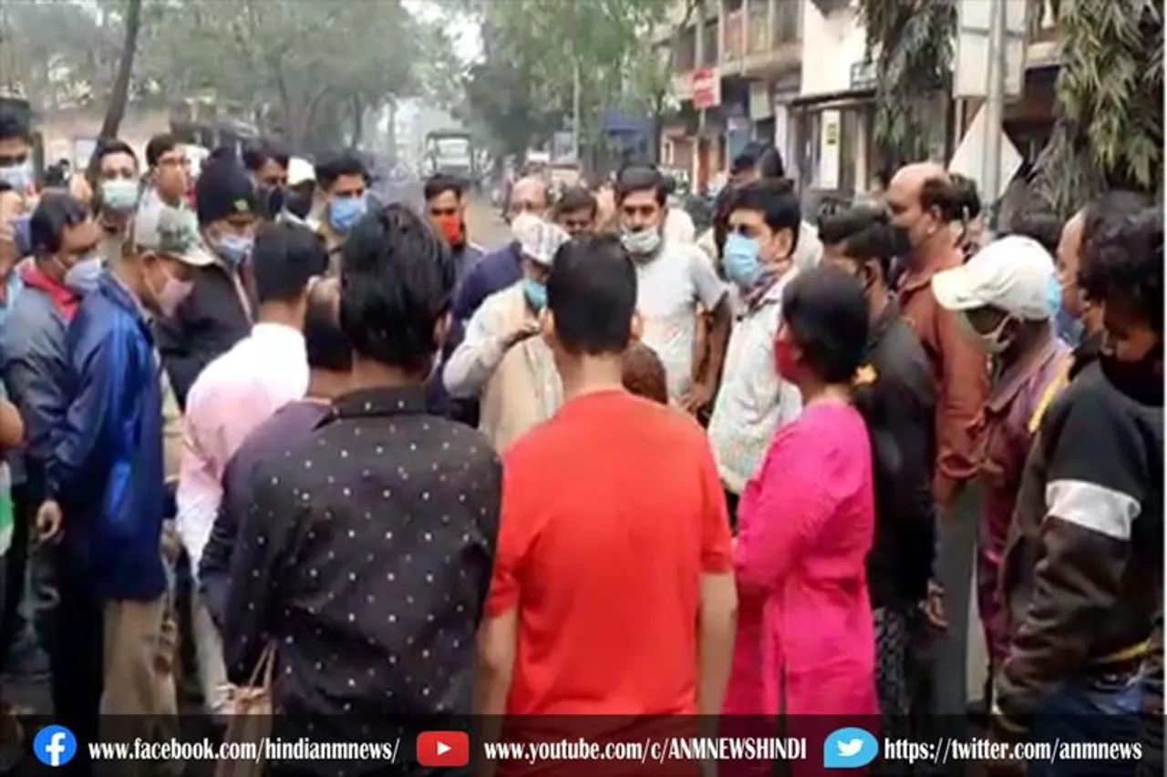 सड़क मरम्मत को लेकर विरोध प्रदर्शन