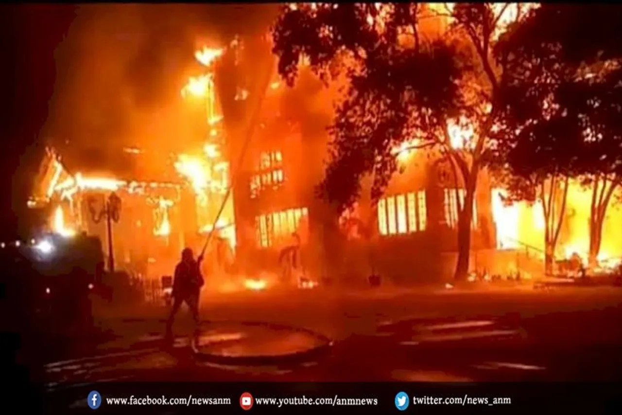देश के सबसे पुराने क्लबों में लगी आग