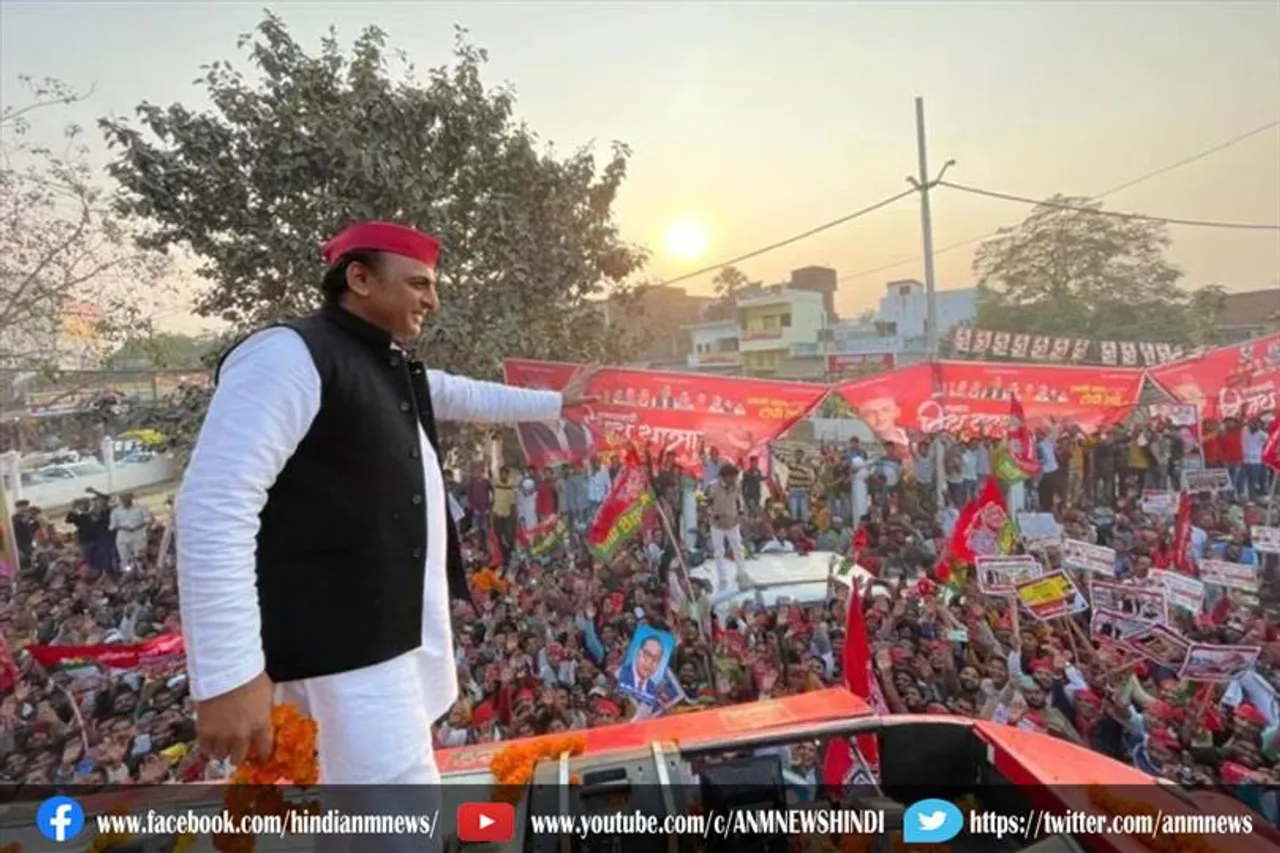 अखिलेश यादव ने खुद को आइसोलेट किया