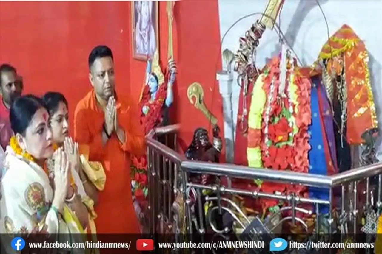 छिन्नमस्तिका मंदिर में पूजा कर कुल्टी में चुनाव प्रचार का किया श्री गणेश