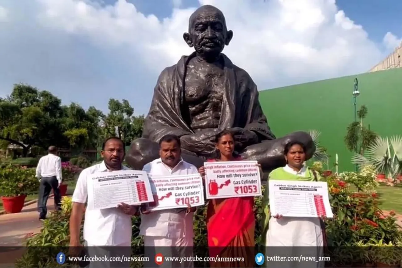 कांग्रेस के चार सांसद पूरे सत्र के लिए निलंबित