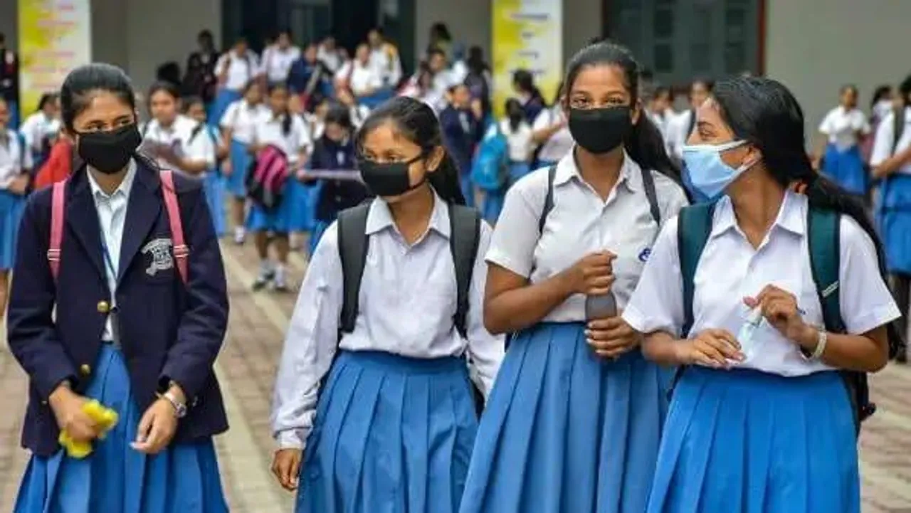 बेंगलुरु के एक स्कूल के 60 स्टूडेंट निकले कोरोना संक्रमित, मचा हड़कंप