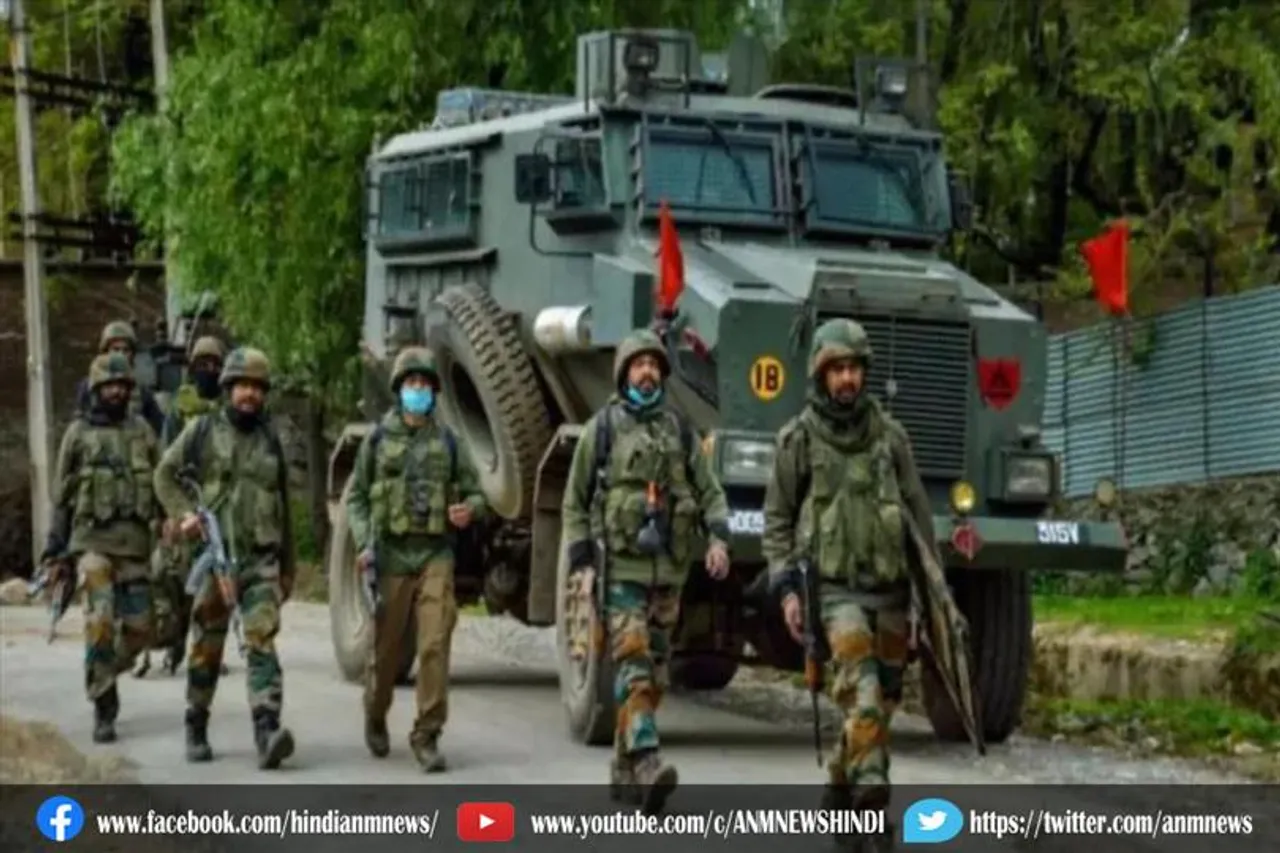 श्रीनगर में मुठभेड़ के बाद आतंकवादी हथियार छोड़कर भागे