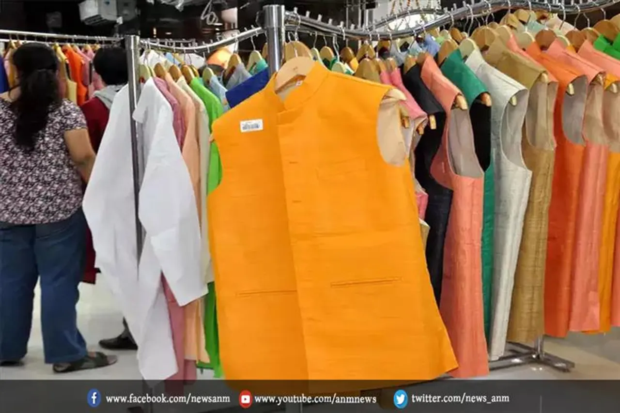 खादी बाजार में आई तेजी