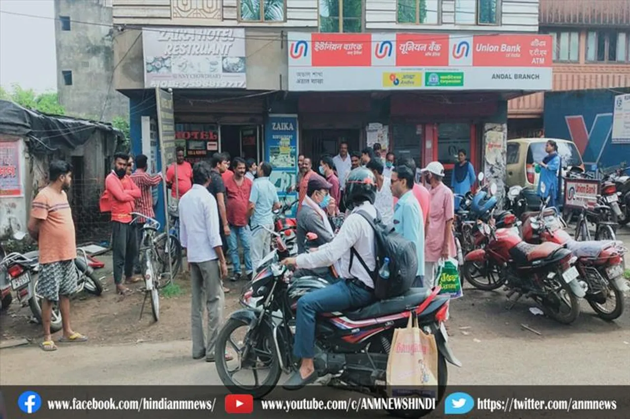 स्थानीय लोगों ने अवैध तरीके से रूम किराए पर देने के विरोध में जमकर किया हगांमा