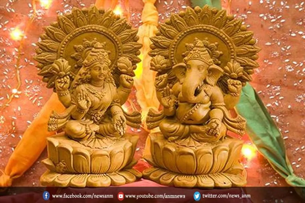 दिवाली पूजन में इन मंत्रों का जरूर करें जाप