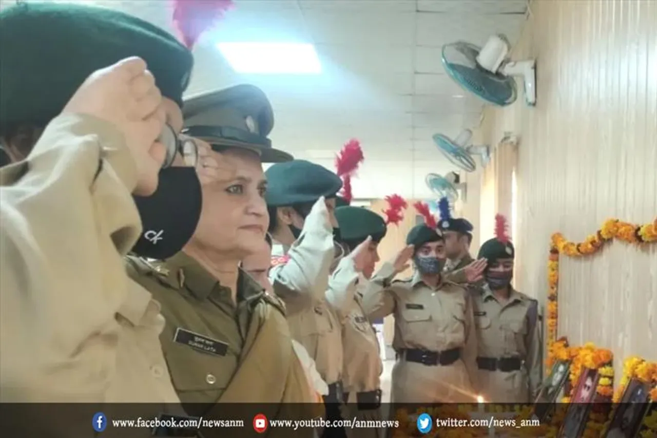 पुलवामा हमला: CRPF ने श्रद्धांजलि सभा का आयोजन कर शहीदों को किया याद