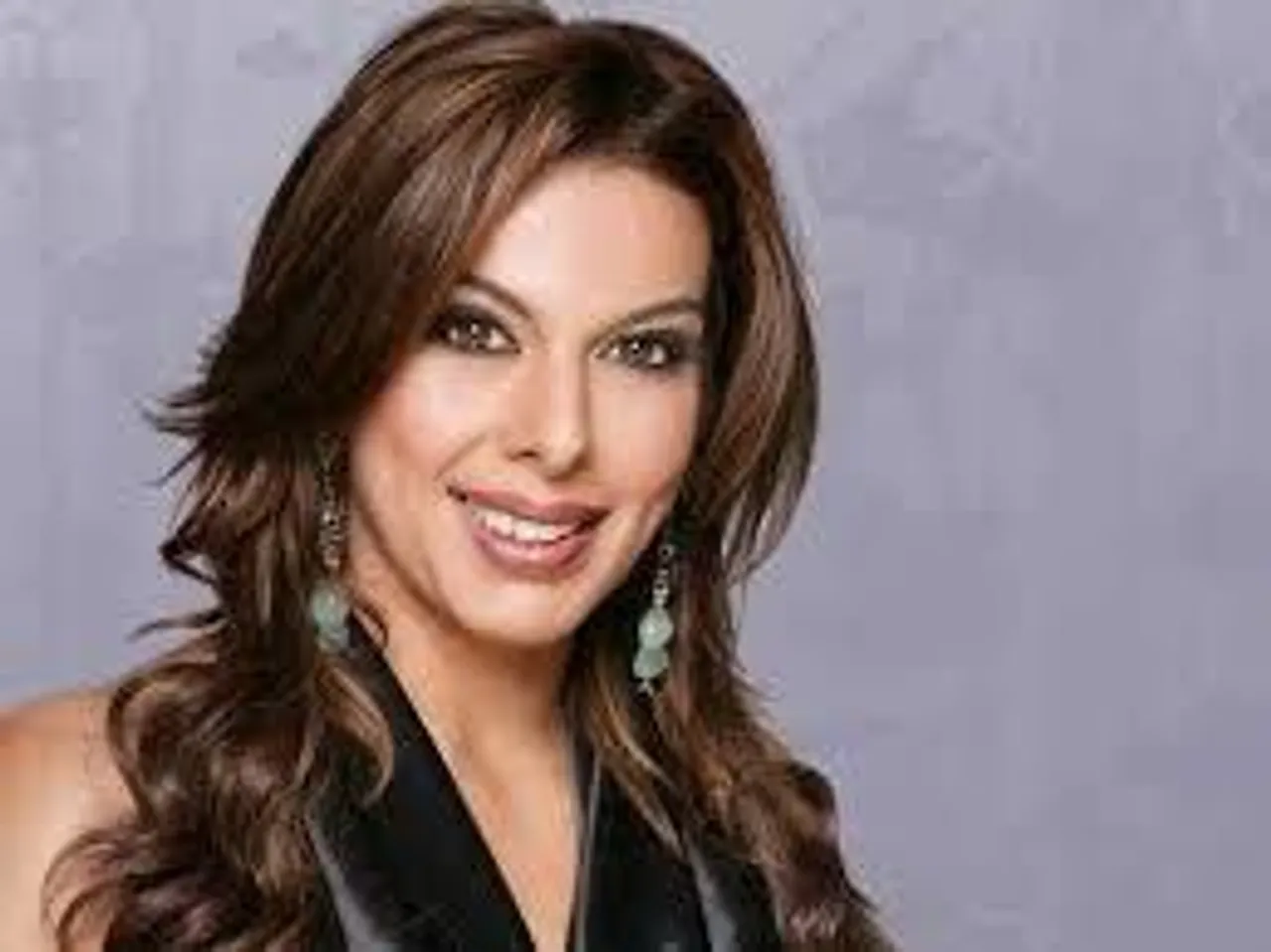 अभिनेत्री पूजा बेदी कोरोना वायरस से संक्रमित