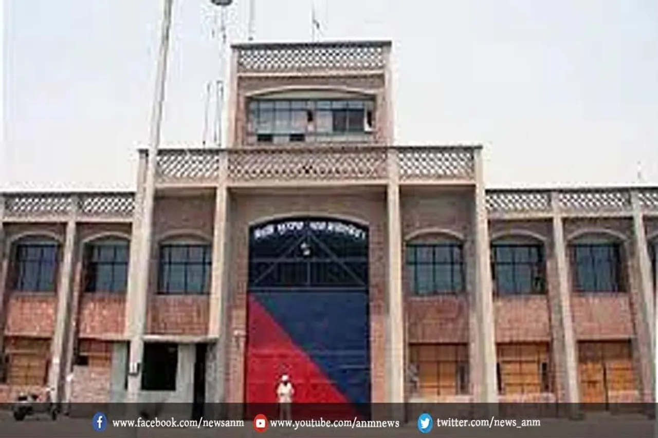 खतरनाक गैंगस्टर के संपर्क में पंजाब की जेलें
