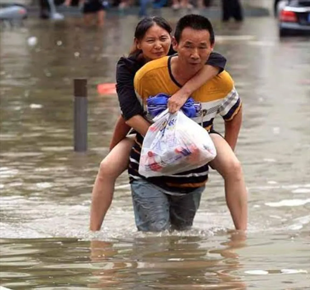 एक हजार साल बाद चीन में बाढ़ ने मचाया तबाही, लोगो ने कहा- कुकर्मों की सजा दे रहे हैं भगवान