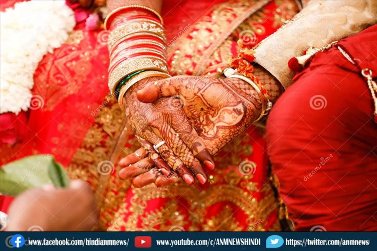 देशी दूल्हा और विदेशी दुल्हन को देखने उमड़ पड़े सैकड़ो लोग