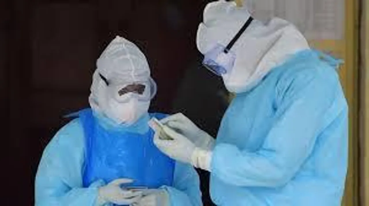 देश में 24 घंटे में कोरोना के 44,230 नए केस आए सामने, 555 लोगों की मौत