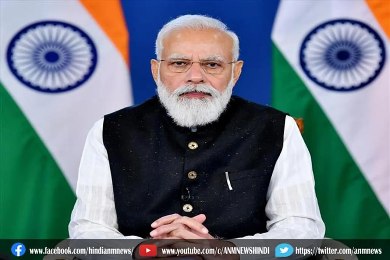 प्रधानमंत्री नरेंद्र मोदी ने भी संसद हमले के शहीद सुरक्षाकर्मियों को श्रद्धांजलि दी