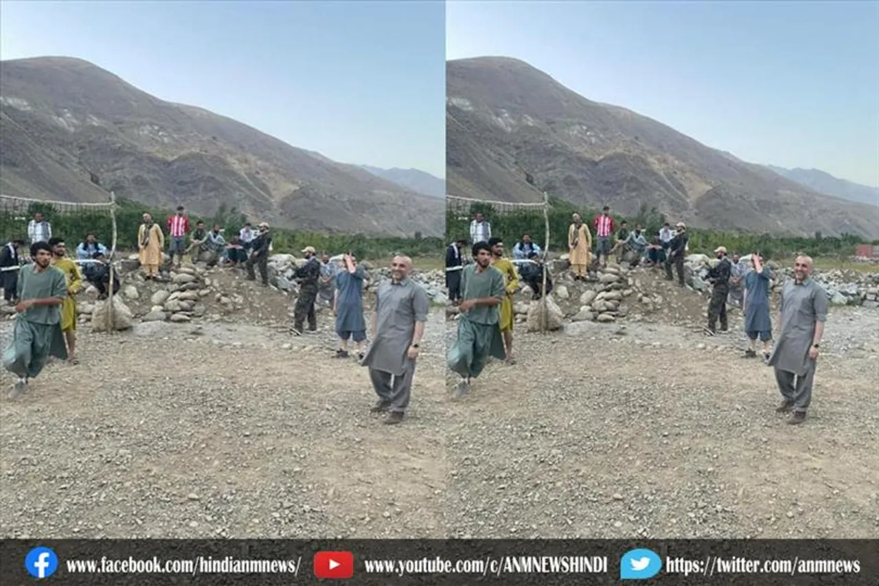 पंजशीर में वॉलीबॉल खेलते हुए अफगानिस्तान के कार्यवाहक राष्ट्रपति