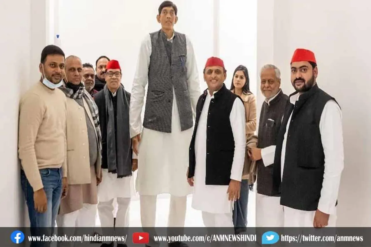 लंबे आदमी ने थामा समाजवादी पार्टी का दामन