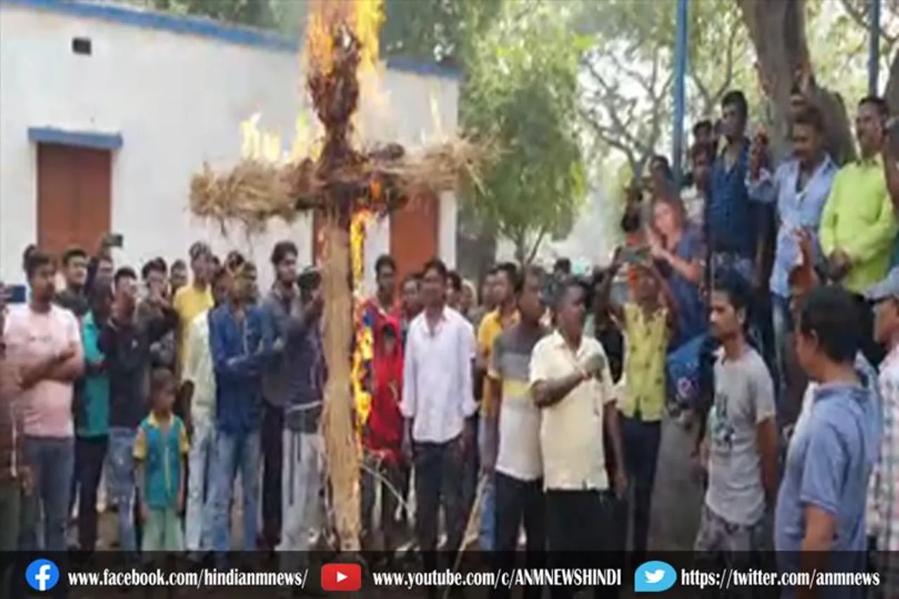 सायनी घोष की गिरफ्तारी पर त्रिपुरा के मुख्यमंत्री बिप्लव देव का पुतला फुंका