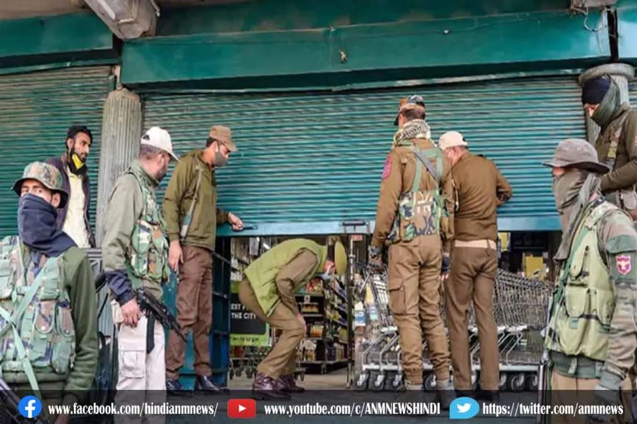 घाटी में रातभर कार्रवाई, दस आतंकी मददगार गिरफ्तार