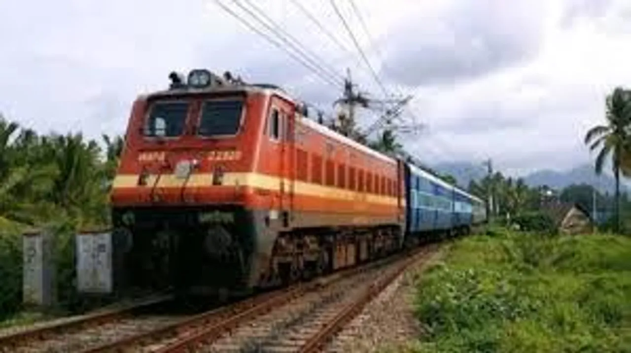 अब एक्सप्रेस ट्रेनों में अनारक्षित टिकट पर सफर कर सकेंगे यात्री