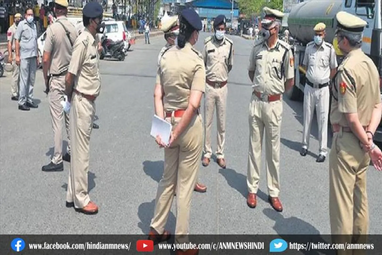 दिल्ली में पुलिस हाई अलर्ट पर