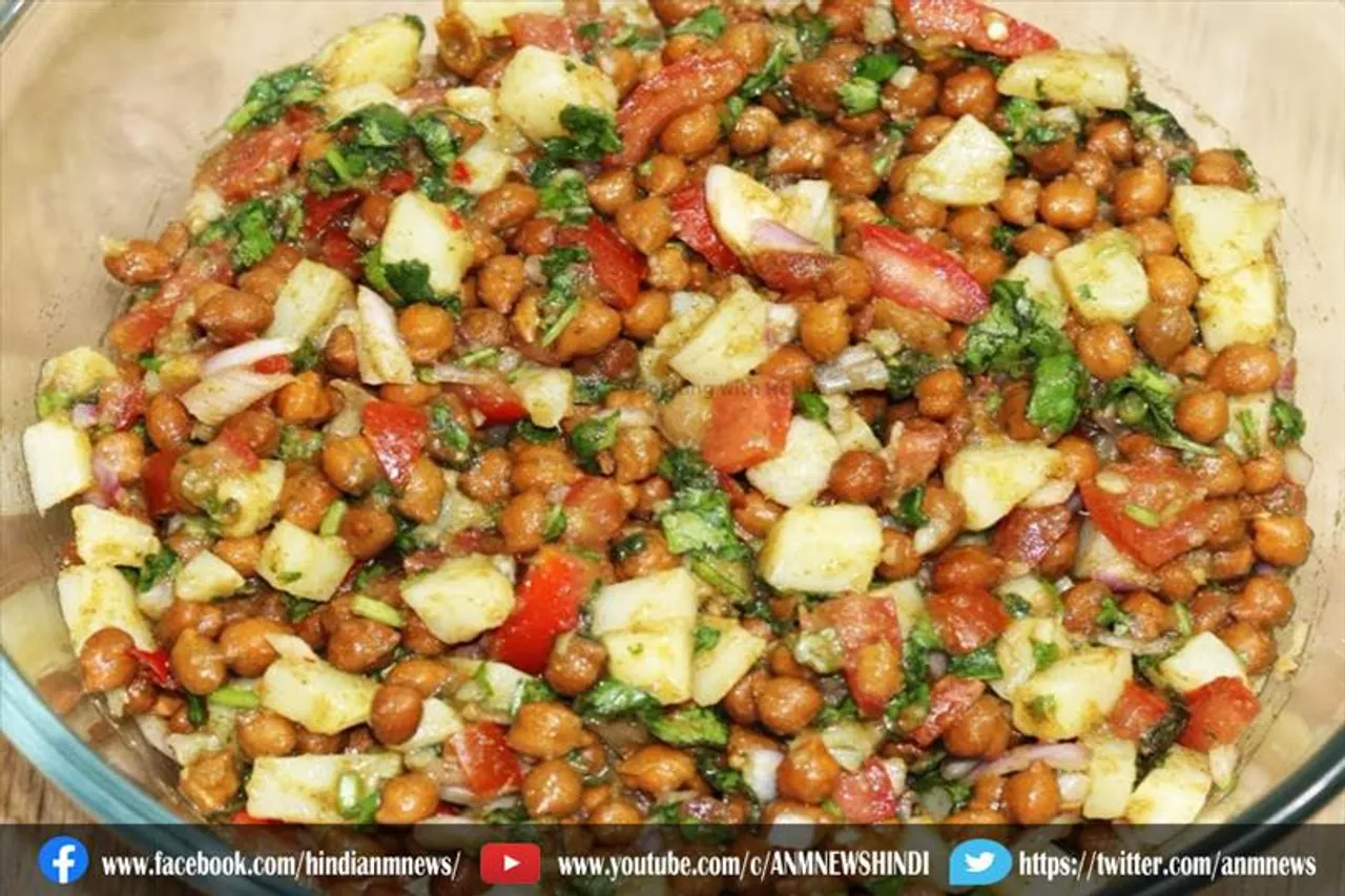 घर पर ट्राई करें काठियावाड़ी आलू चना चाट