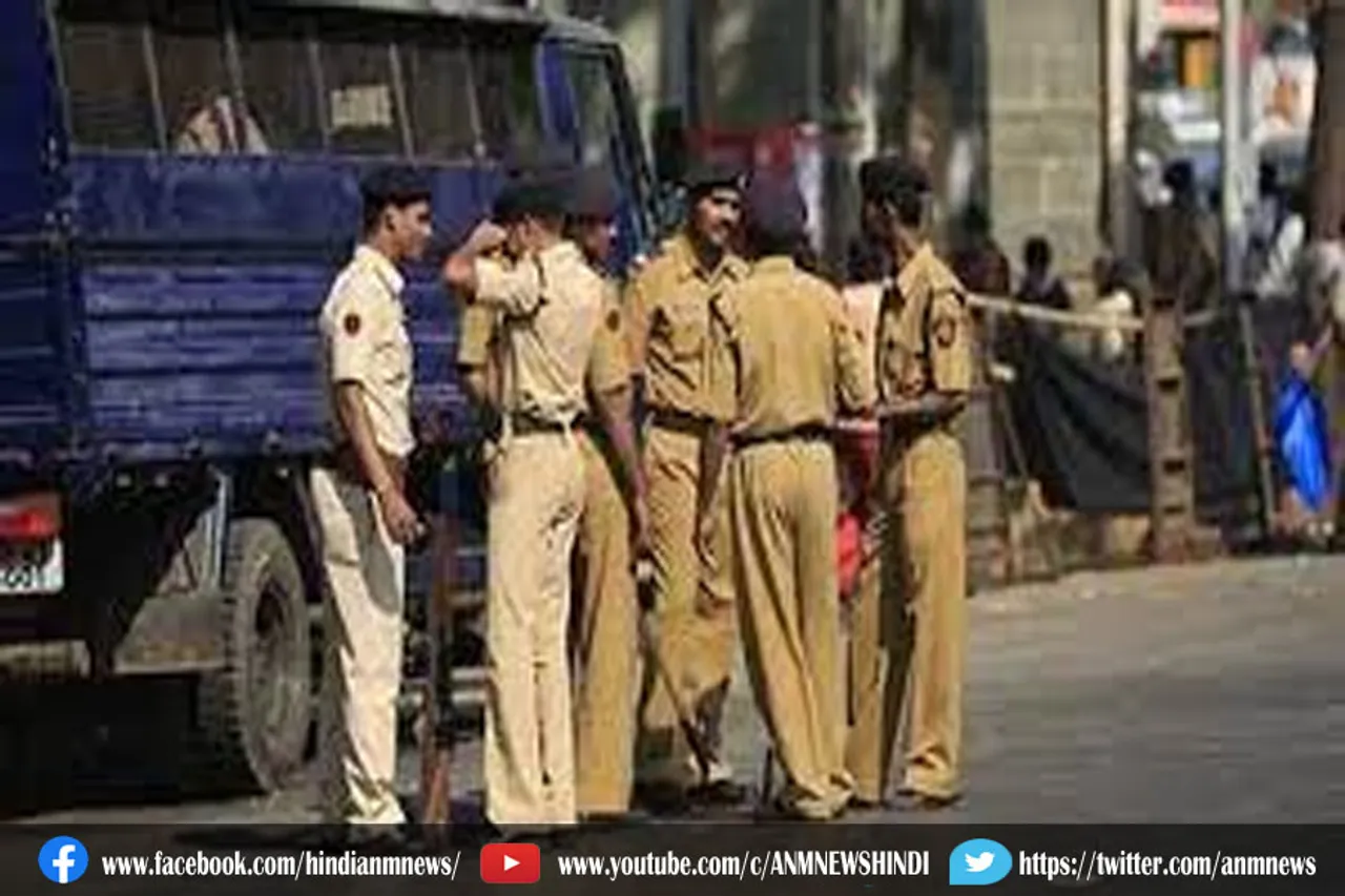 सड़क पर बेहोश पड़े एक व्यक्ति, पुलिस कॉन्स्टेबल ने बचाई जान