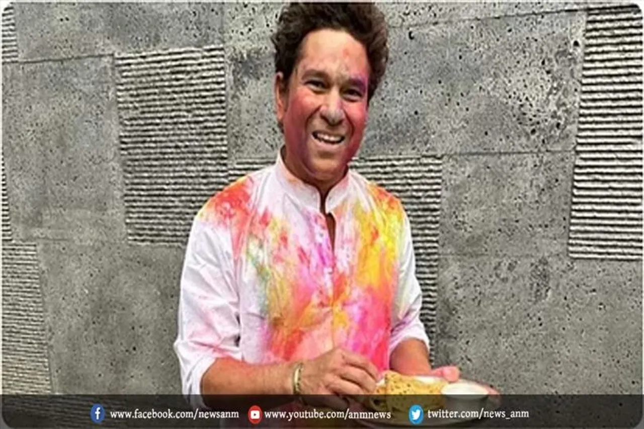 रंग में डूबे सचिन ने शेयर की फोटो