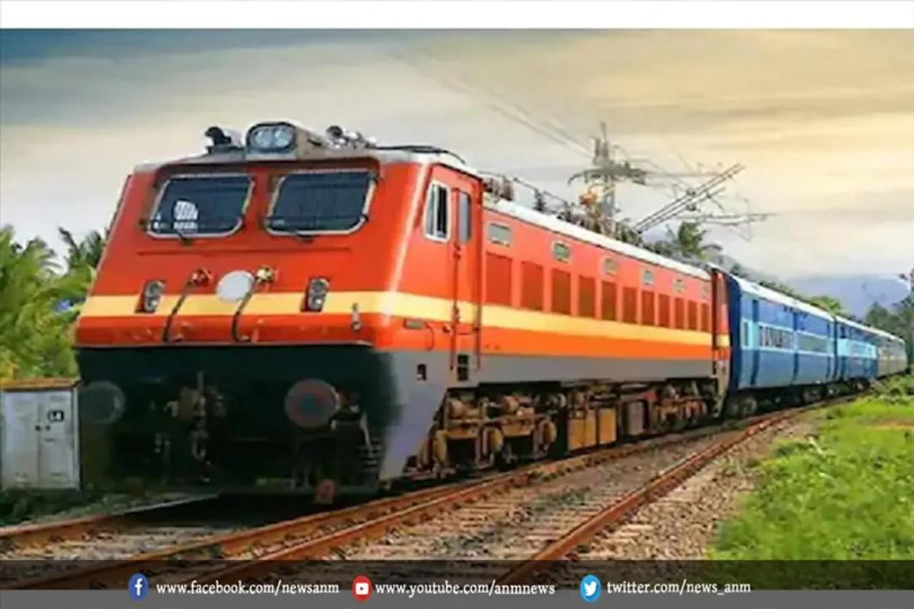 न्यू जलपाईगुड़ी में पुराने ट्रेन के डिब्बे को नवीनीकृत करके एक रेस्तरां में बदले