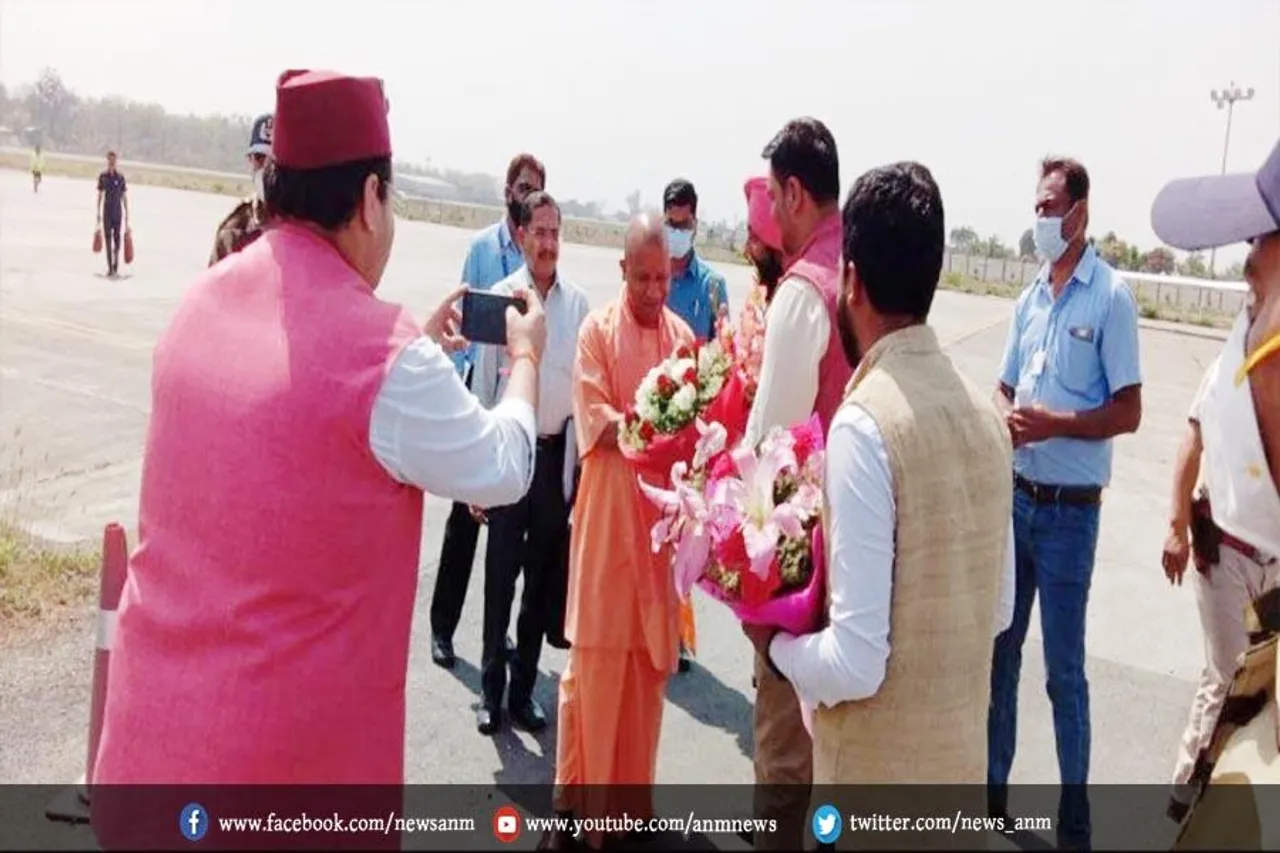 योगी के मंच पर पहुंचते ही परेड ग्राउंड में लगे योगी-योगी के नारे