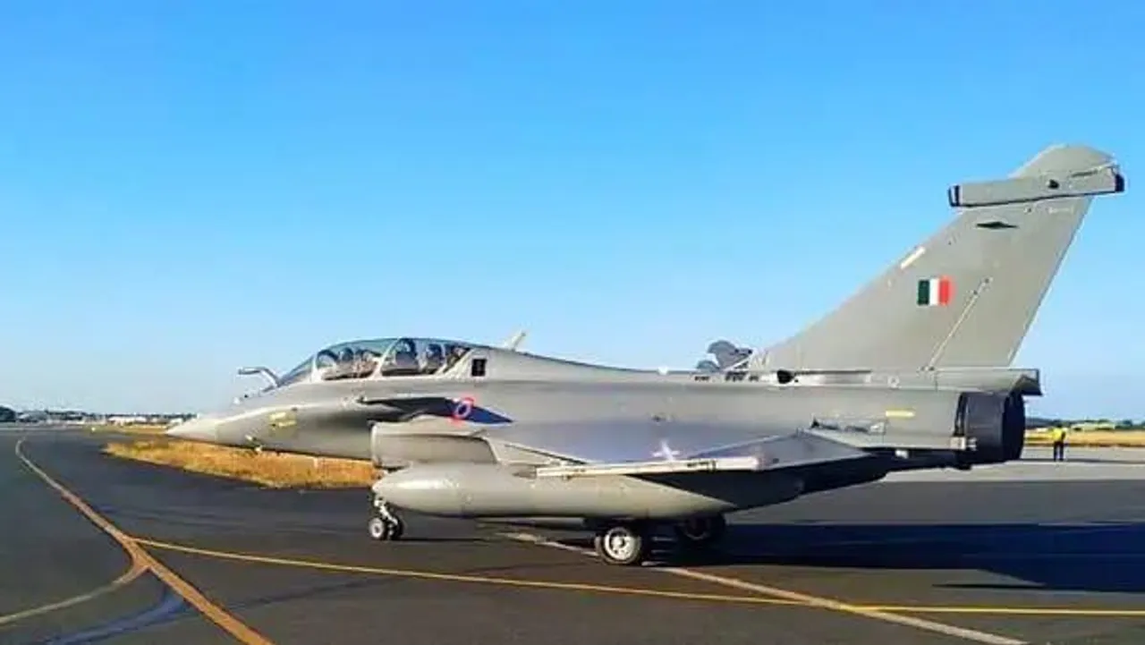 भारत में आज देर रात तक लैंड करेंगे तीन और राफेल लड़ाकू विमान