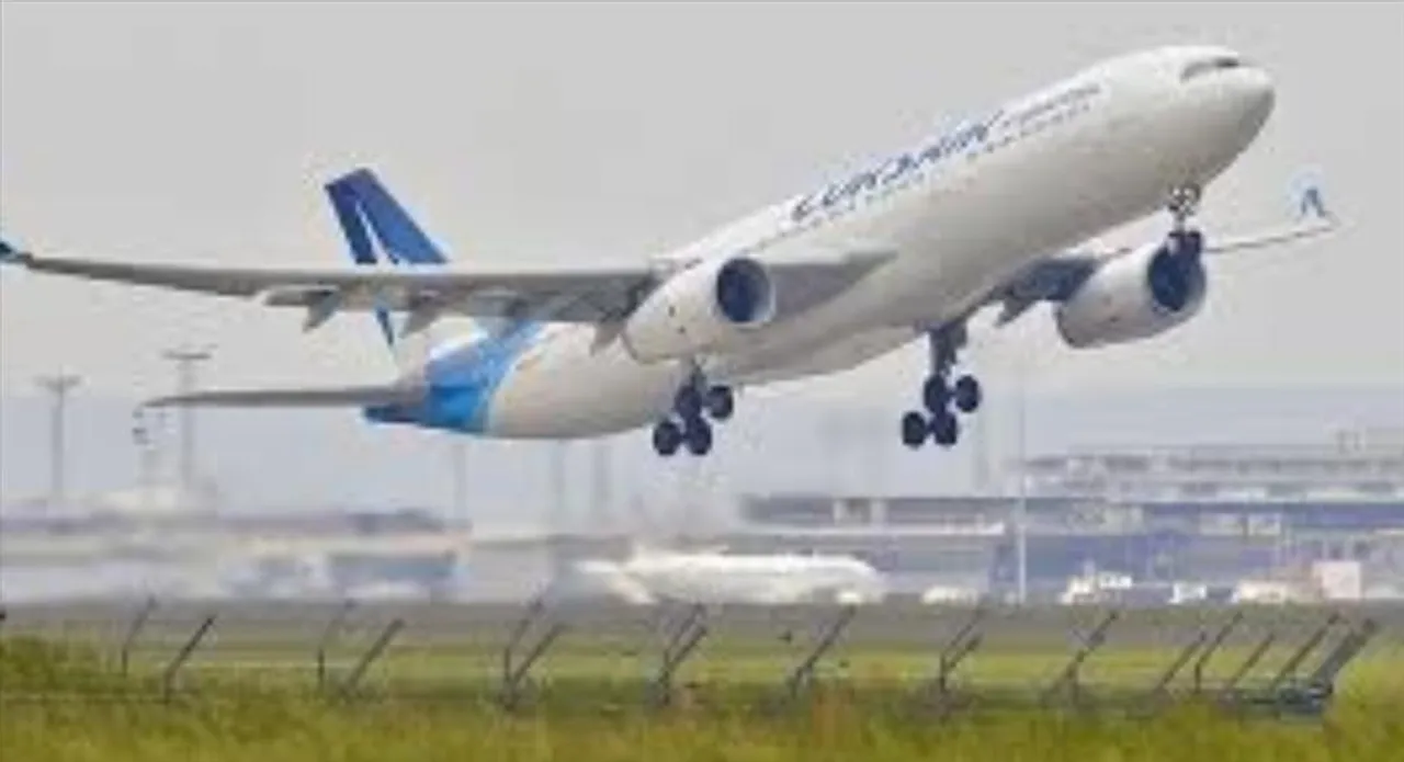 फ्लाइट में चढ़ने के लिए एक शख्स ने पत्नी का भेस बनाया