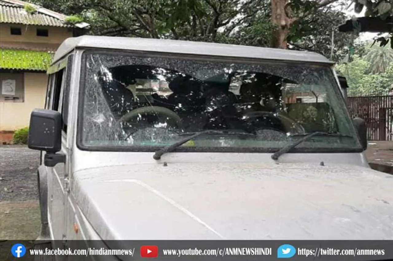 बेलगाम पत्थर माफियाओं ने सरकारी अधिकारियों के वाहन पर किया पथराव, दो पुलिस वाले को पीटा