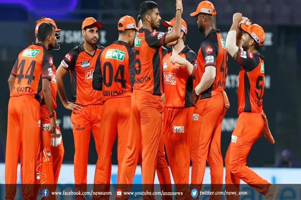 आठ ओवर के बाद लखनऊ 43/3