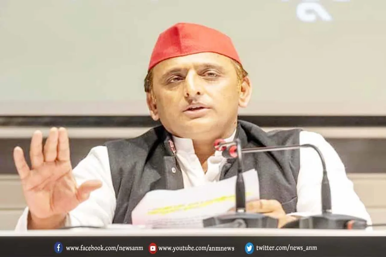 सपा कार्यालय में विधायकों की आपात बैठक