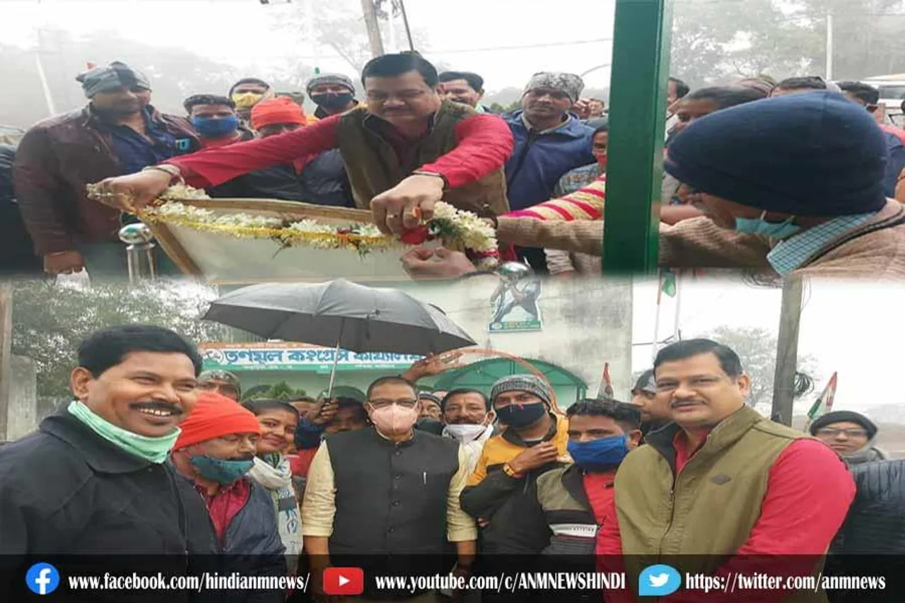 तृणमूल कांग्रेस कार्यालय में नेताजी सुभाष चंद्र बोस के चित्र पर माल्यार्पण
