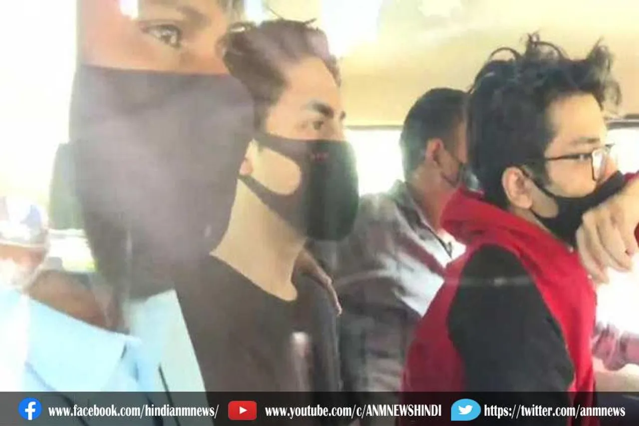 आर्यन खान के साथ कितने लोगों गिरफ्तार हुए?