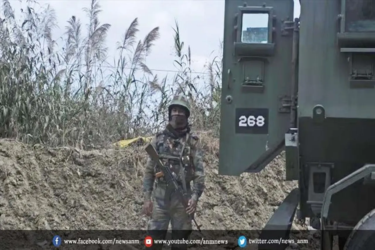 टेरिटोरियल बटालियन के जवानों के बीच चलीं गोलियां