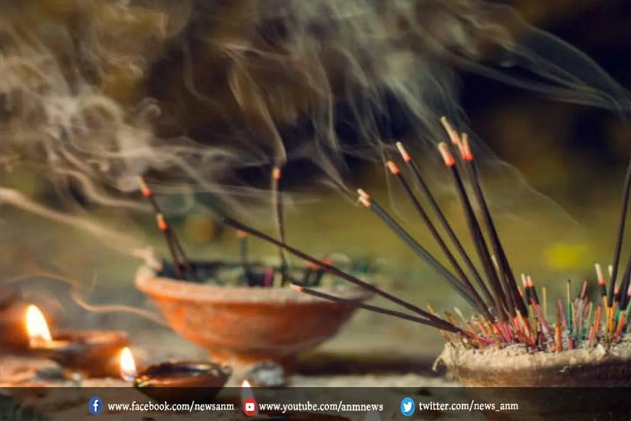 जानिए अगरबत्ती एवं धूप जलाने से किया होता है लाभ