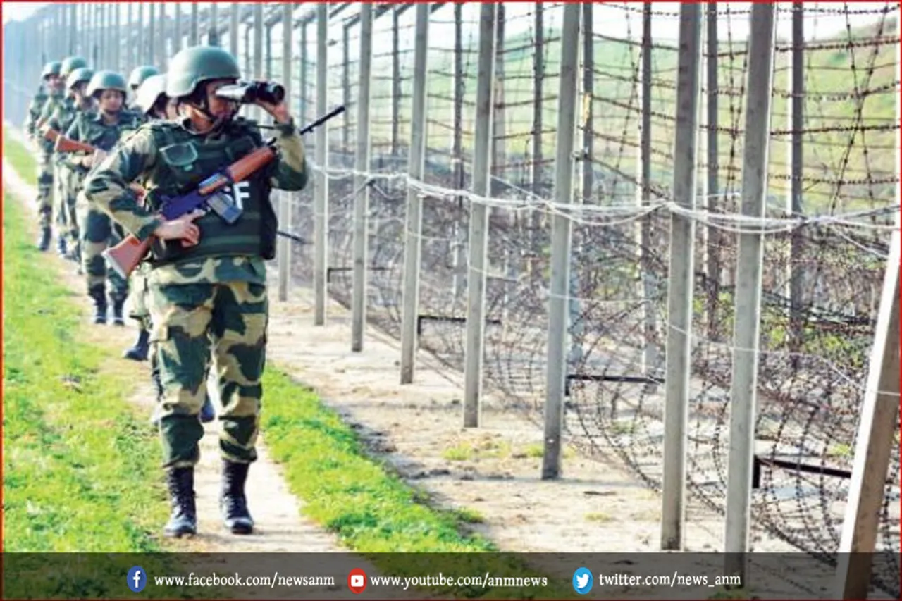 गांजा की तस्करी करते हुए बीएसएफ ने सीमा पर रंगेहाथ पकड़ा