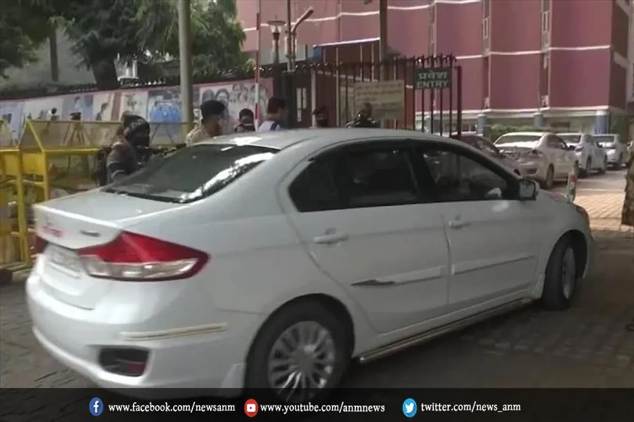 चुनाव आयोग के कार्यालय पहुंचे राजेश भूषण