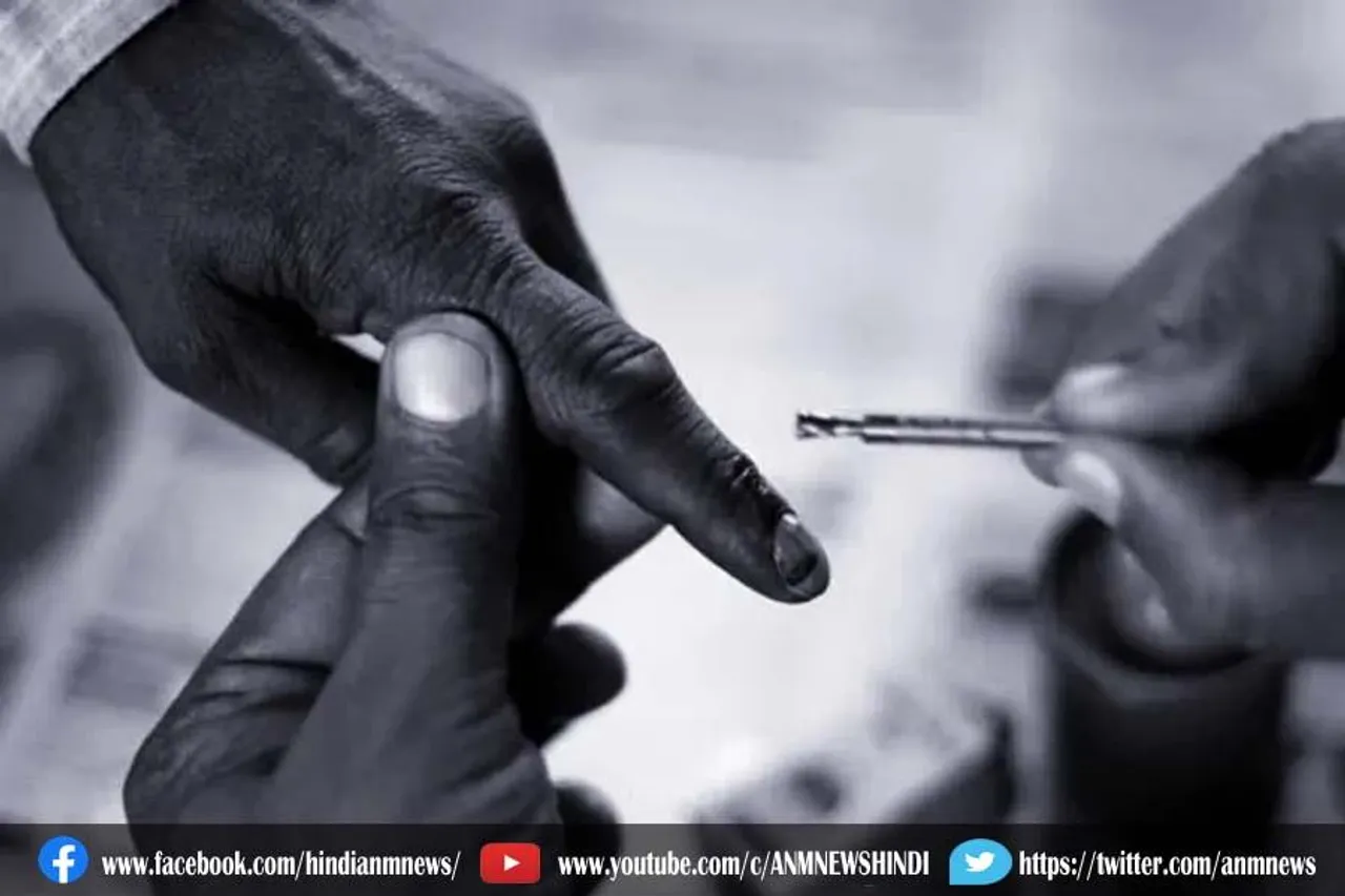 गुजरात के इस गांव में वोट नहीं डालने पर लगता है जुर्माना