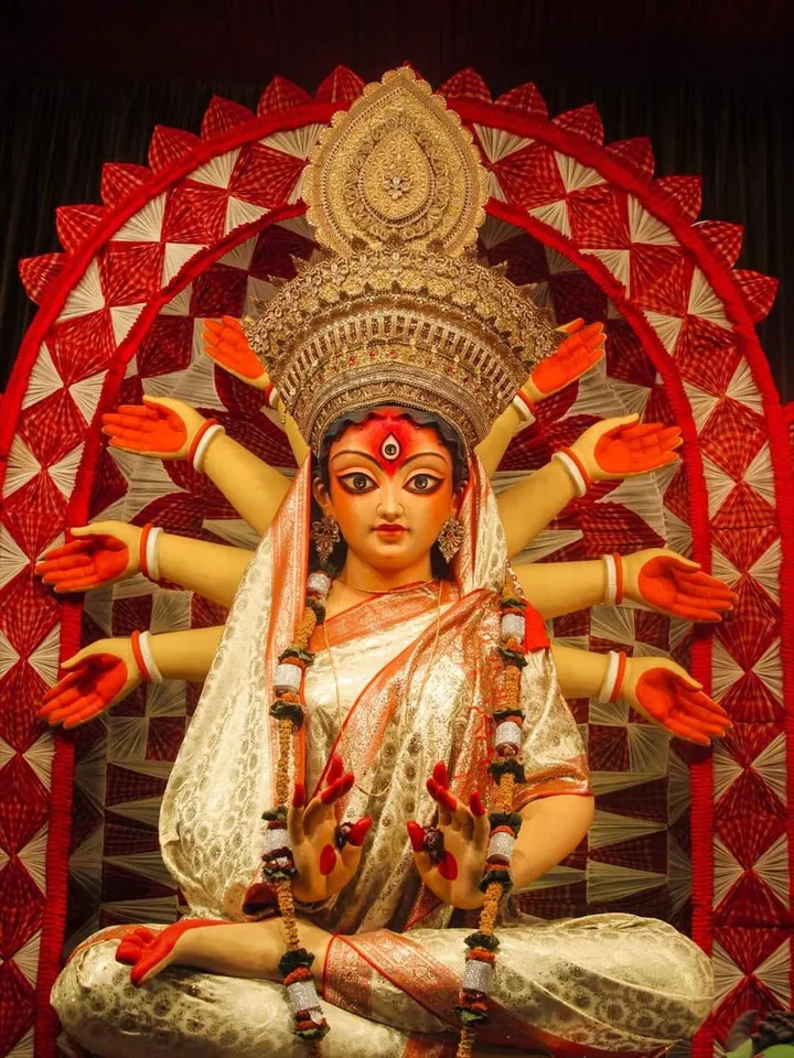 दुर्गा पूजा: मुस्लिम समाज उठा रहा है पंडाल का खर्च